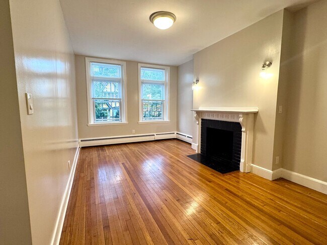 Photo - 2 BED WITH BALCONY IN BROOKLINE'S WASHINGTON SQUARE!! HT/HW INCLUDED!