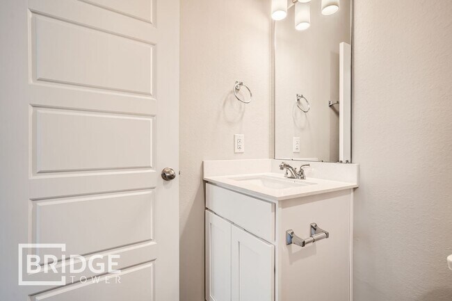 Photo - 18532 Centro Row