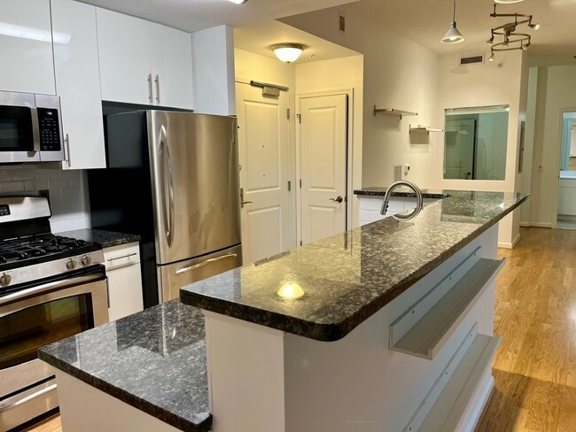 Photo - 1390 Kenyon St NW Unit 530