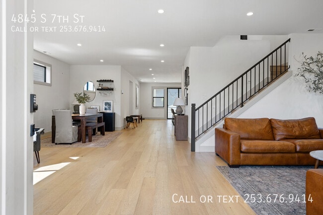 Photo - 4845 S 7th St