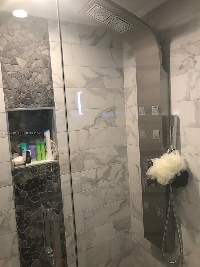 Photo - 8870 Fontainebleau Blvd Unidad 401