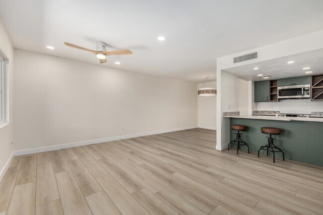 Photo - 222 W Brown Rd