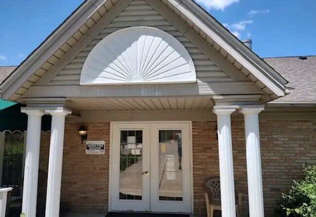 Photo - 149 E Jones St