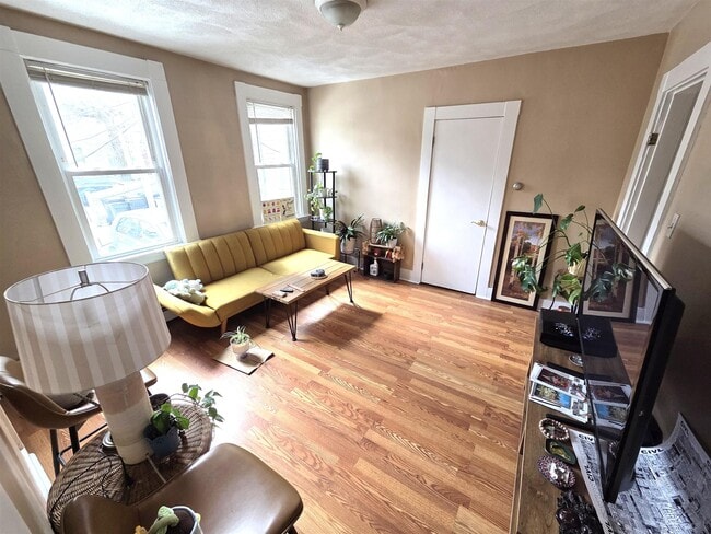 Photo - 273 Cardinal Medeiros Ave Unit 1