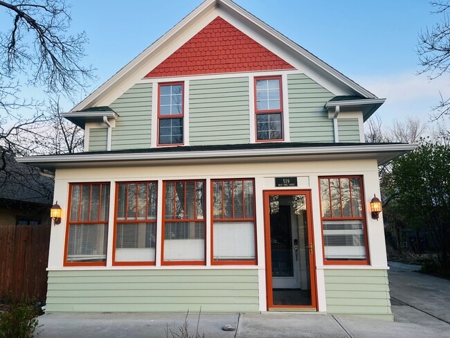 Building Photo - 519 W Park St