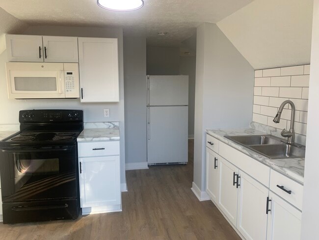 Photo - 619 S Armstrong St Unit C