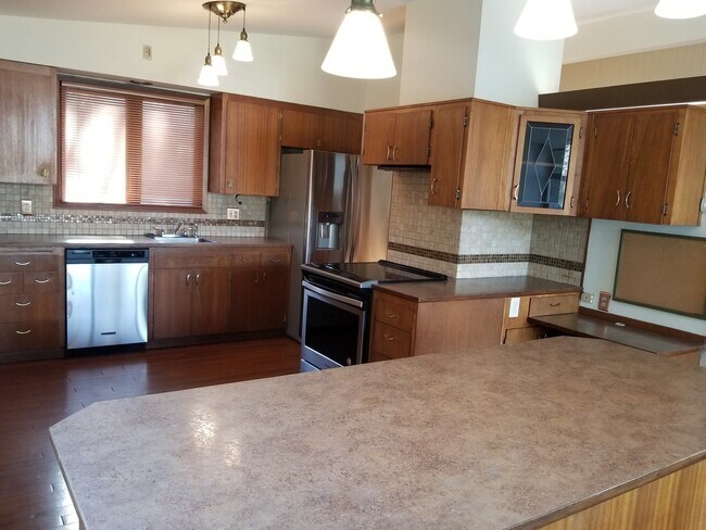 September Rent Free-Stunning 3 bed, 2 bath... Rental - Casas en ...