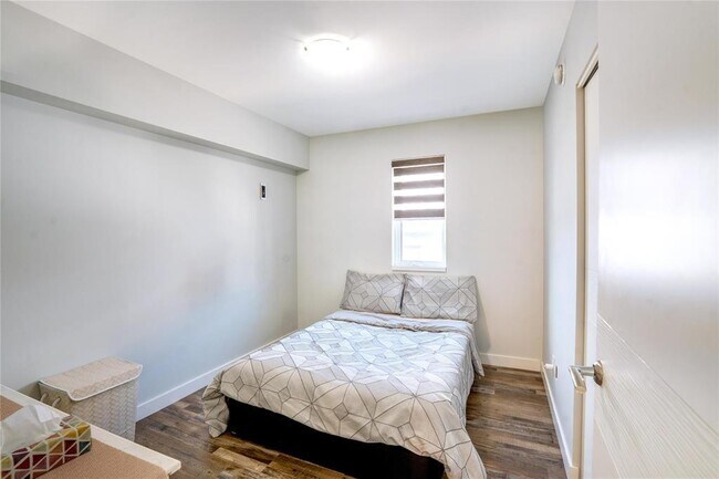 Photo - 33 Nihal Bay