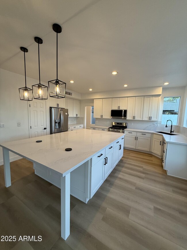 Building Photo - 5953 W Aurora Dr Rental
