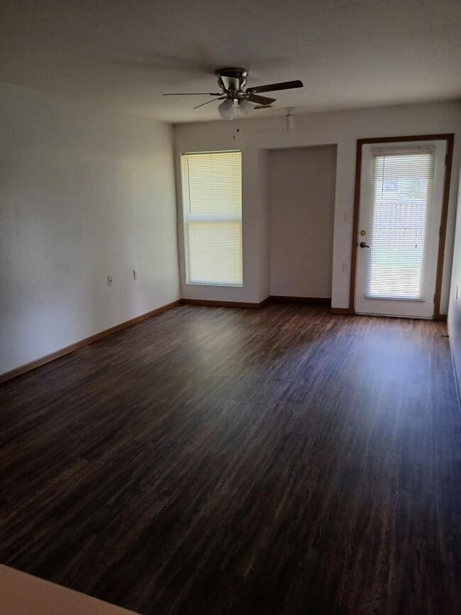 Photo - The Gardens of Gladewater Apartamentos