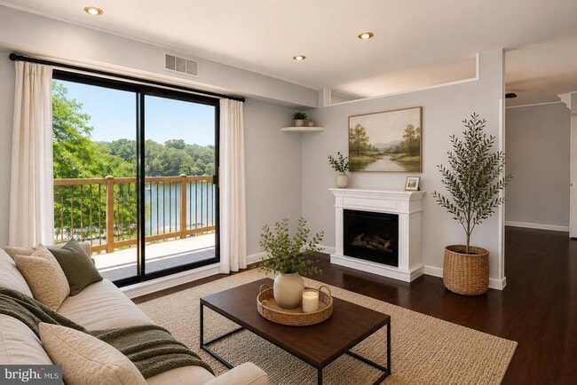 Photo - 308 Forbes St Unit I