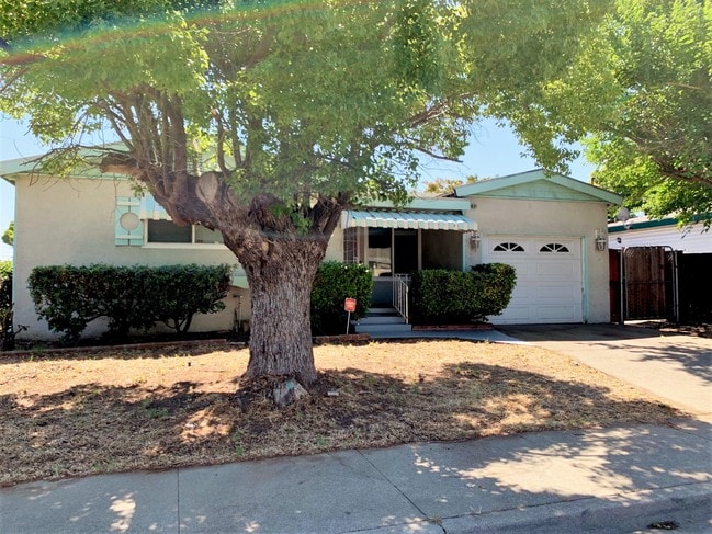 Photo - 201 Benjamin Ave House
