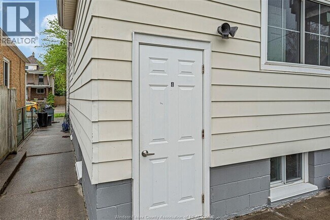 Photo - 759 Pierre Ave