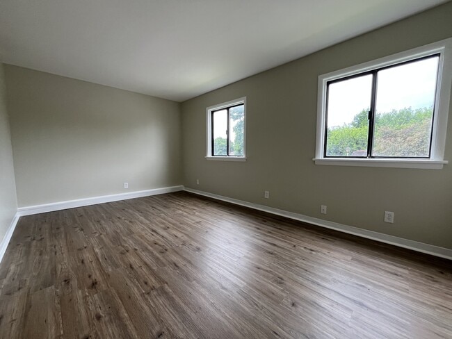 Photo - 533 St Marys Dr
