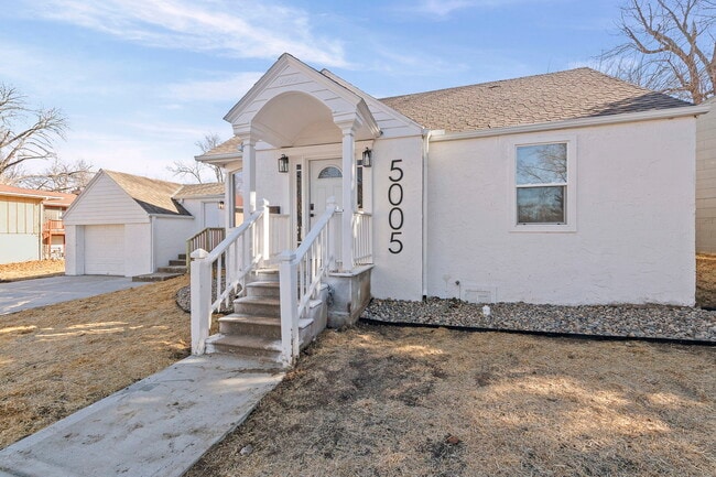 Photo - 5005 N Elmwood Ave