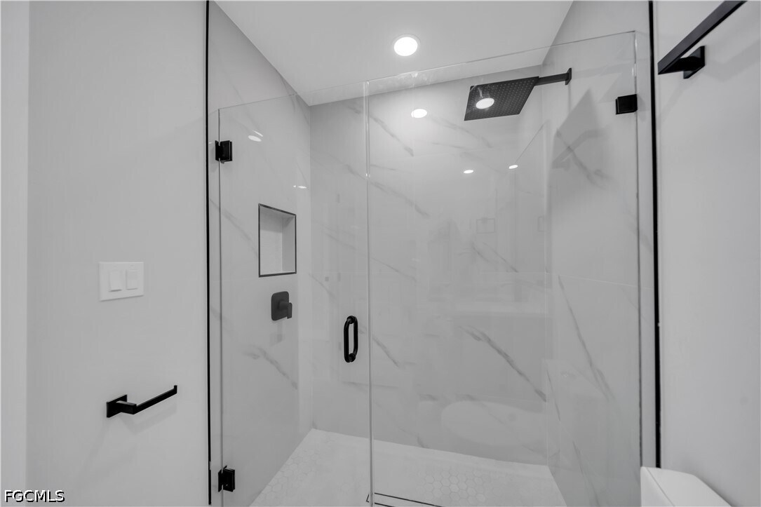 Photo - 3313 44th St W