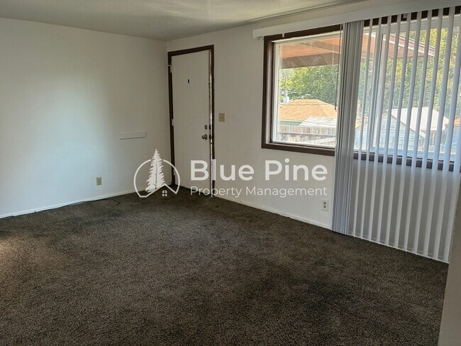 450 H St