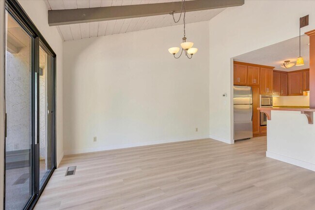 Photo - 140 Sand Hill Cir