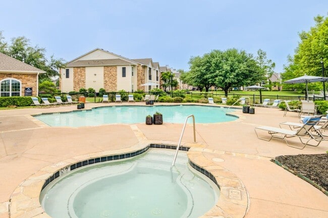 River Walk Apartment Homes