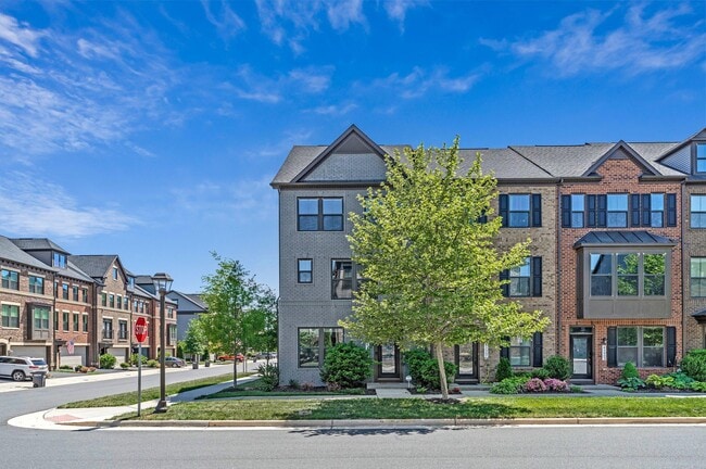 Building Photo - 43509 Apple Orch Sq