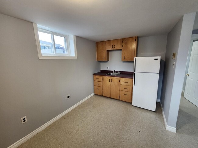 Photo - 562 Edward Ave Unit 2