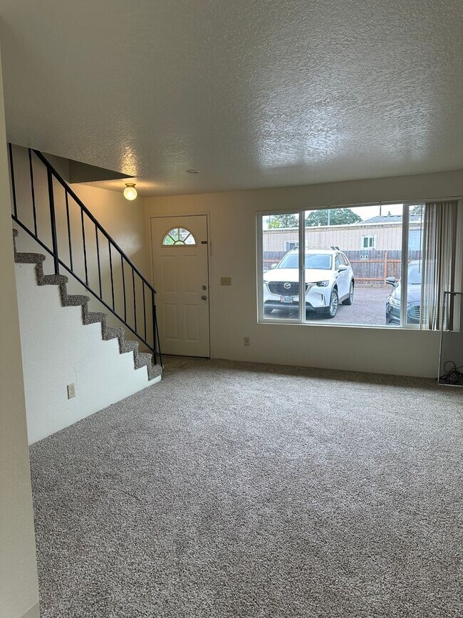 Photo - 115-1608A-C Marion A Unit C