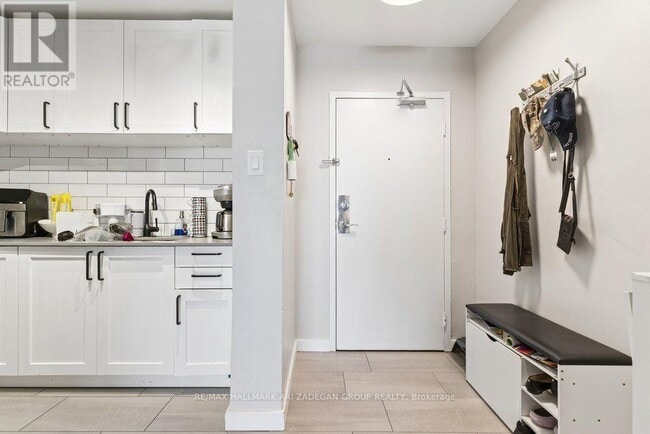 Photo - 975 Warwick Ct Unit 1406
