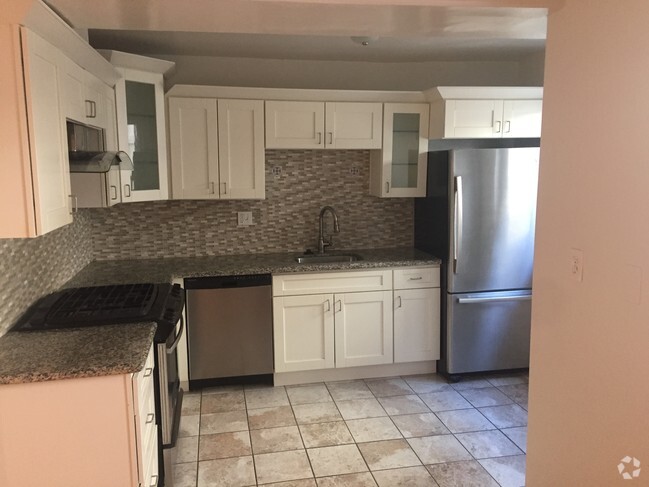 Kitchen - 1533 Berkeley St Rental