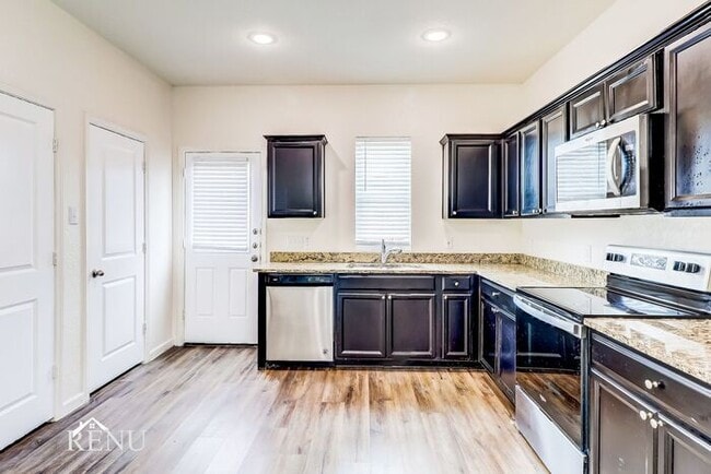 Photo - 6218 Old Bridge Way