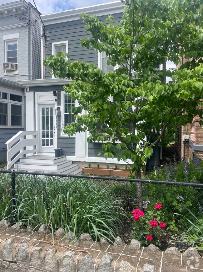 Building Photo - 2409 Shannon Pl SE Rental