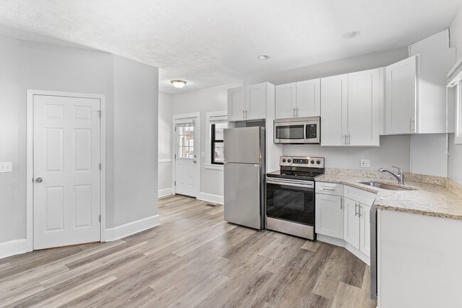 8_dsc00788 - 3800 Woodbine