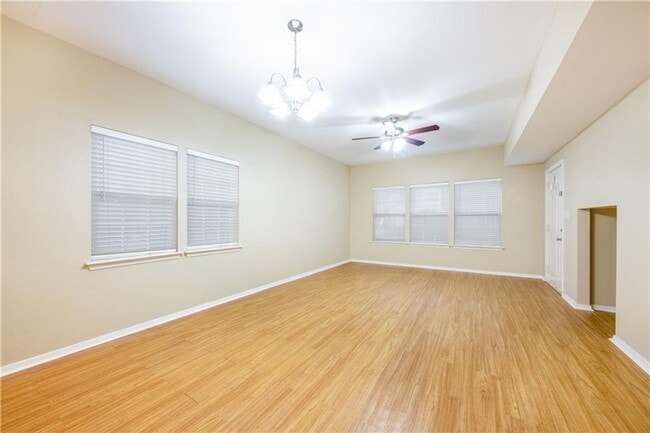 Photo - 2809 E 22nd St