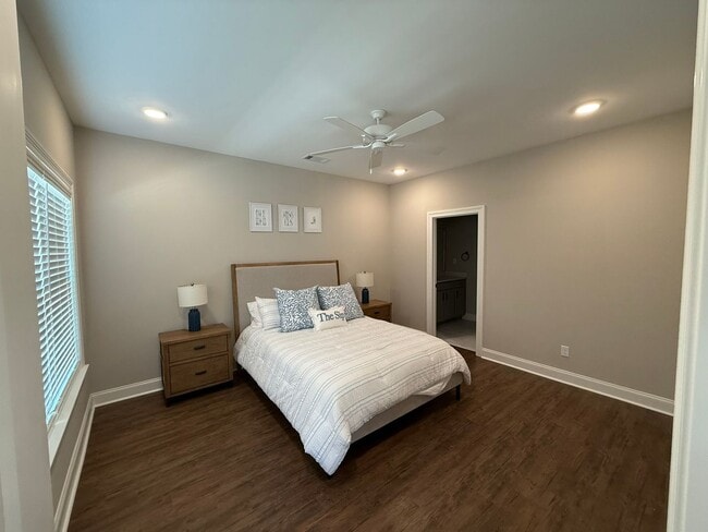 Building Photo - Ivy Lane Rental