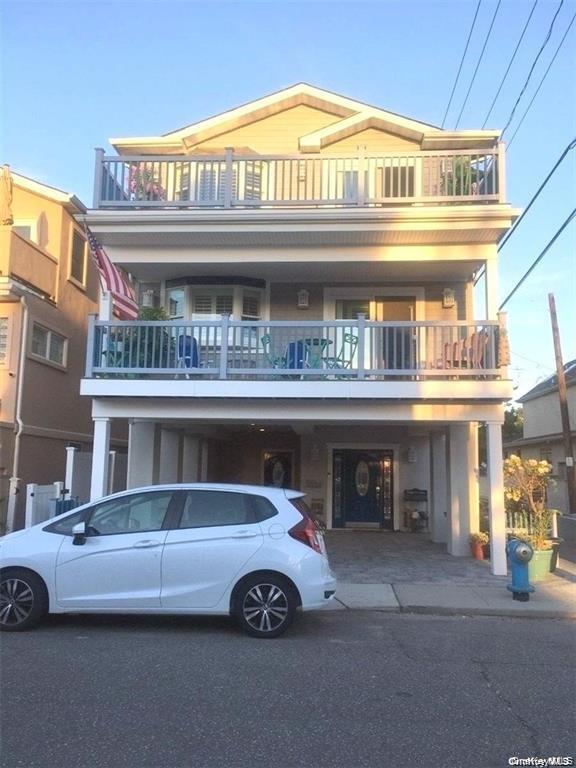 24 Virginia Ave Unit Top