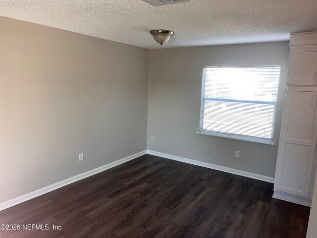 Photo - 10901 Hardwick Ln