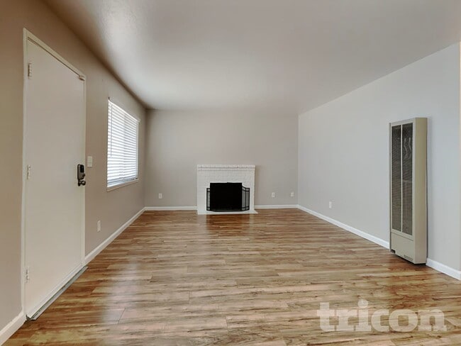 Photo - 1613 James St