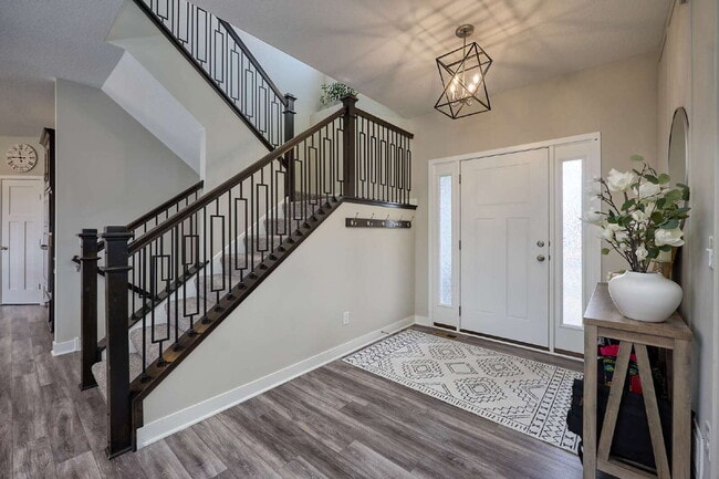 Photo - Spacious 4-Bedroom Gem with Modern Comforts and Finished Basement in Vadnais Heights!