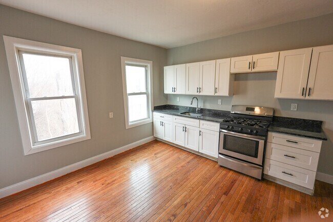 Building Photo - 23 Barry St Unit 3 Rental
