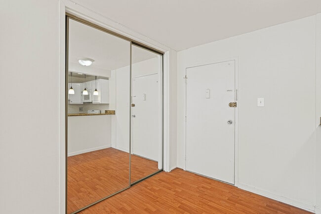 Extra large closet ! - 2401 H St NW Unit 202