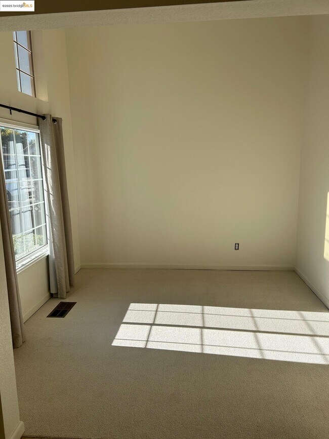 Photo - 63 Goldmeadow Ct Casa