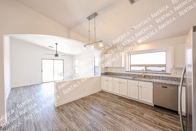 Photo - 4930 W Desert Dr