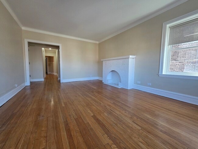 Photo - 4831 W Roscoe St Unit 2