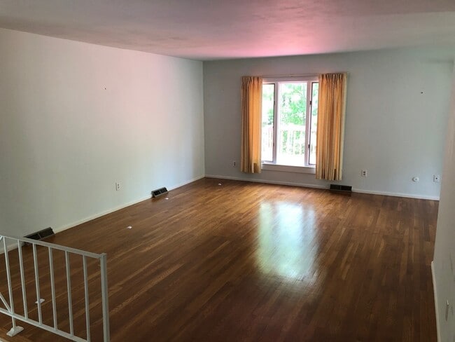 Photo - 6-Bedroom Single Family Home