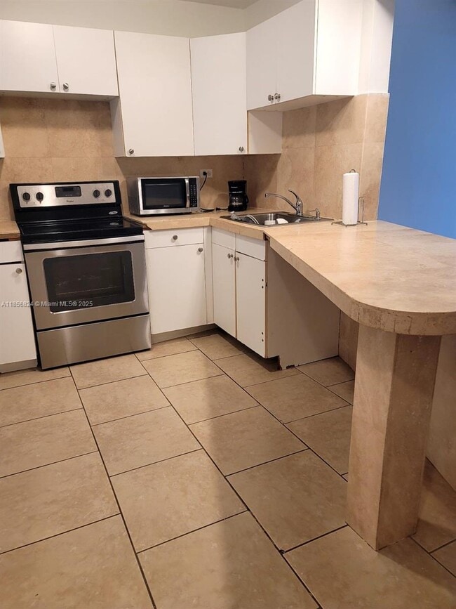 Photo - 1690 NE 191st St Unit 315-1