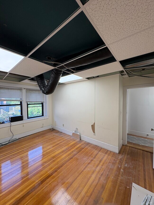 Building Photo - 2020 Massachusetts Ave Unit 1 Rental