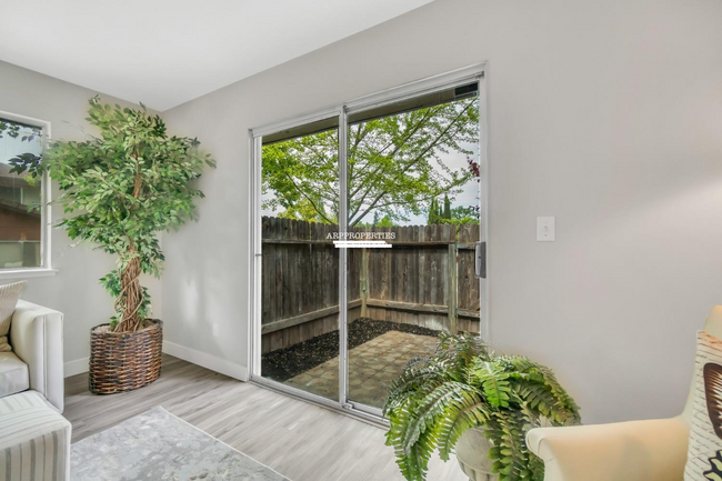 Photo - 4722 Greenholme Dr