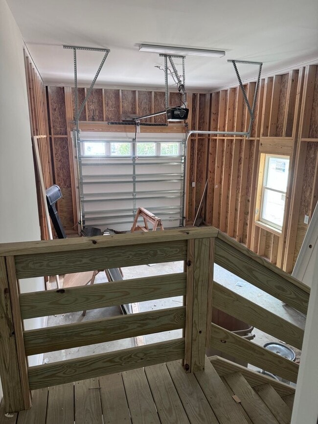 Photo - 997 Burnside Rd