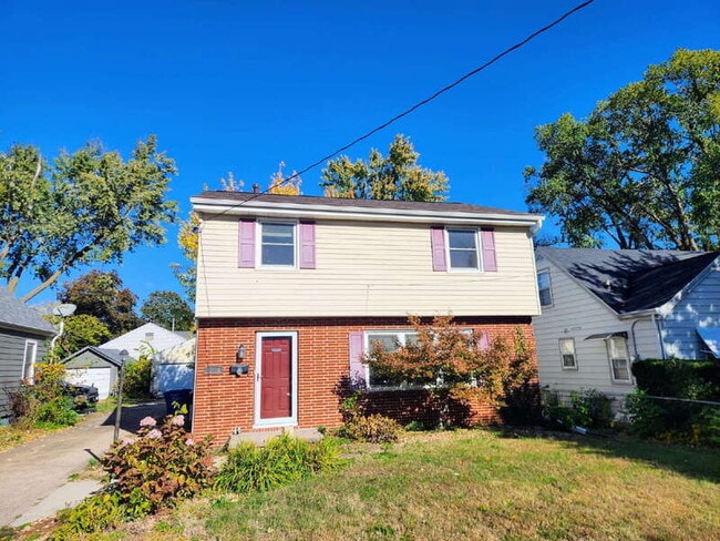 Building Photo - 5513 Forest Ave