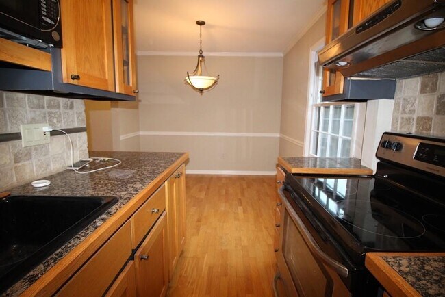 Photo - 59 Monet Ct NW