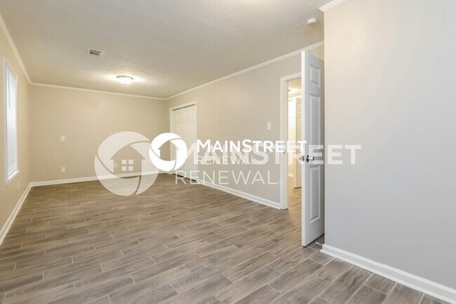 Photo - 4 Bedroom Pet-Friendly Home in Jonesboro, GA with Main Street Renewal